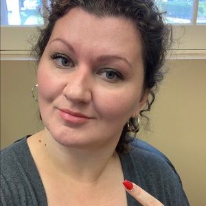 Meet your Posher, Almira